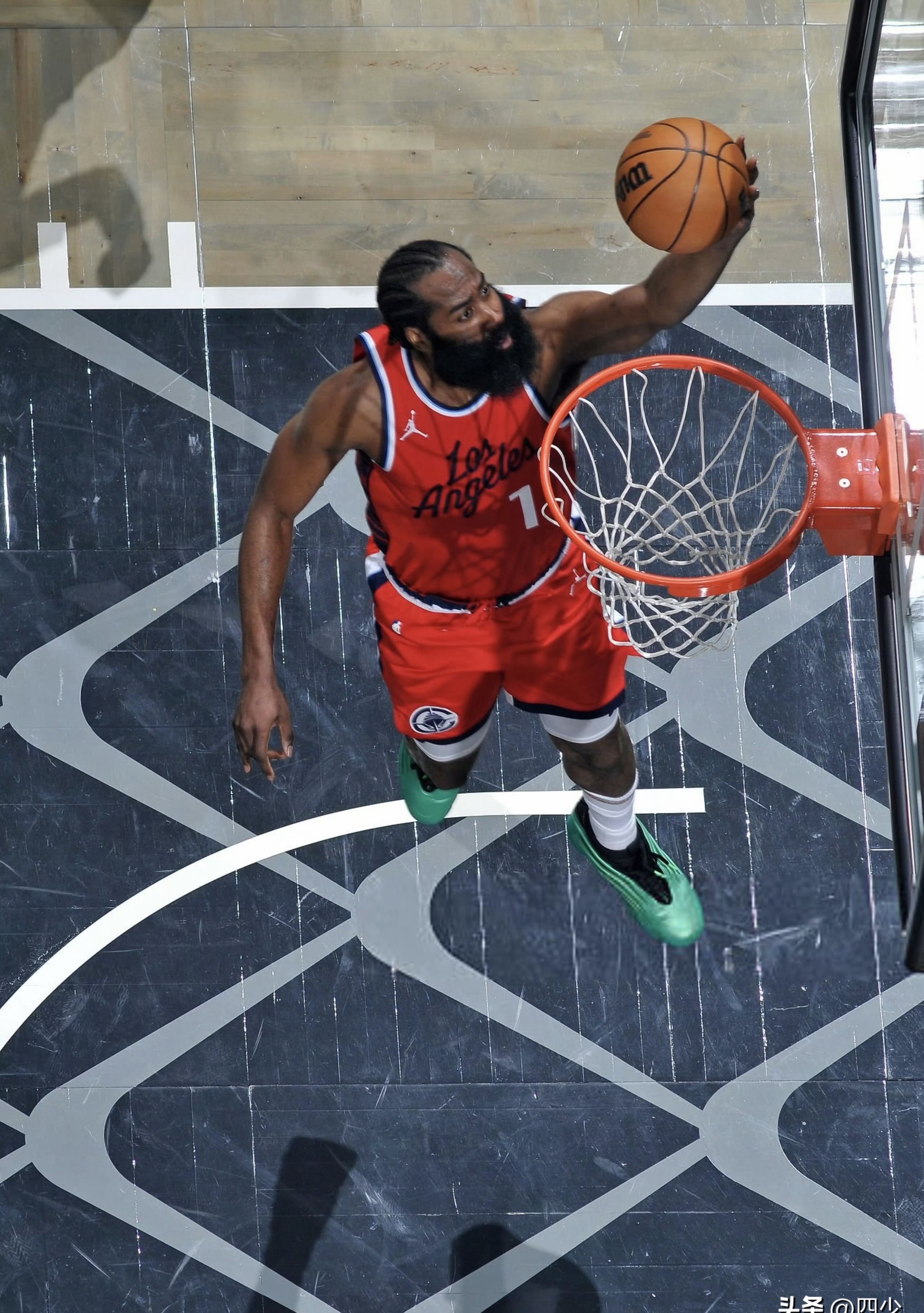 关于今夜德甲传出新动向，洛杉矶快船遗憾出局，管理层表态：信心回归，纪律约束更严格的信息